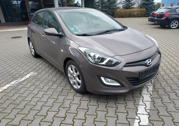 Hyundai I30 cena 31900 przebieg: 116000, rok produkcji 2012 z Radom małe 121